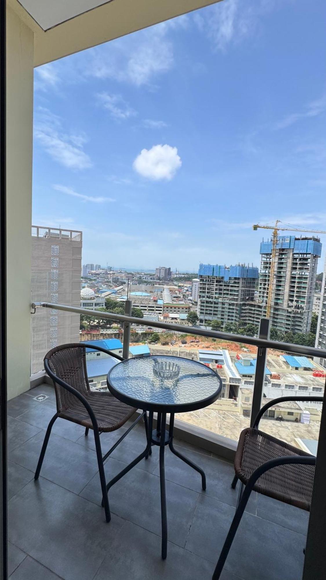 Nagoya Thamrin Apartment High Floor With View Kültér fotó